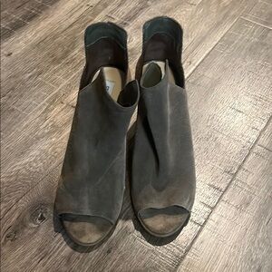 Steve Madden Gray Mules Sleek Slip-On Design